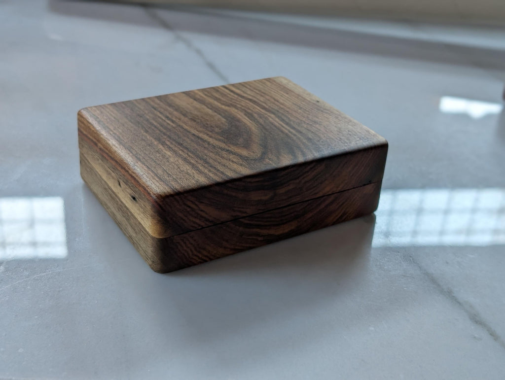 Bolivian rosewood double deck card box, lid on